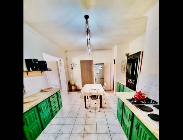 4 BEDROOM HOUSE FOR SALE IN FLORA GARDENS